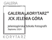 Wystawa „Jeleniogórska Szkoła Fotografii - Dyplomy 2024” w Galerii Korytarz