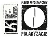Poplenerowa, zbiorowa wystawa „Polaryzacje” w Łomży
